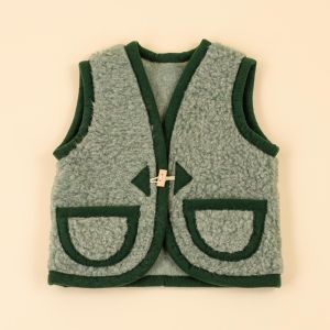 Moonrise kids wollen vestje met knoopje groen productfoto